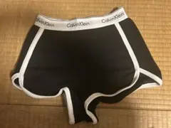 カルバン・クライン ショートパンツ