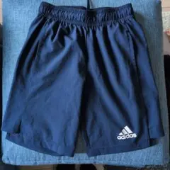 adidas ネイビー ハーフパンツ