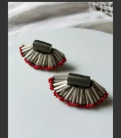 美品　tamas 　ピアスのサムネイル
