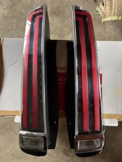 80系ノア 後期純正テールランプのサムネイル