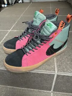 Nike SB ハイカットスニーカー ピンク/グリーン