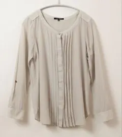 INDIVI プリーツ付きボタンシャツ 38サイズ(ベージュ)