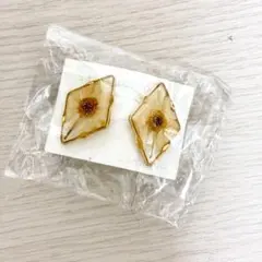 花デザイン クリア ゴールド ピアス