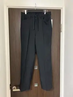 GU センタープレスストレートスラックス