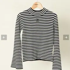 フレア袖ニット