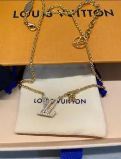 LOUIS VUITTON クリスタルロゴネックレス
