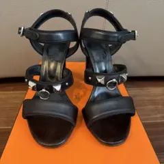 HERMES ブラック サンダルのサムネイル