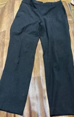 UNIQLO ダークグレー スラックス