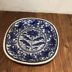 美品　陶器　盛り皿　スクエア　花の絵柄が華やかな　藍　ブルー