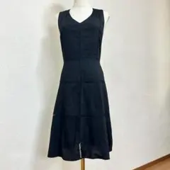 D395 良品 theory フレアワンピース 袖なし 黒 リネン混 Vネックのサムネイル