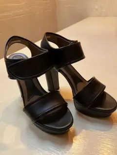 MARNI 37 ブラック ヒール　レザー　サンダルのサムネイル