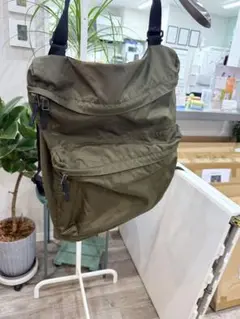 オリーブ色 ナイロン ショルダーバッグ
