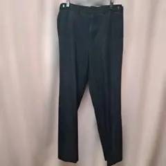 黒 スラックス シンプルデザイン