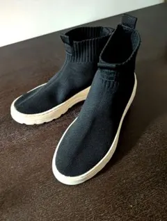 ZARA ハイカットスニーカー