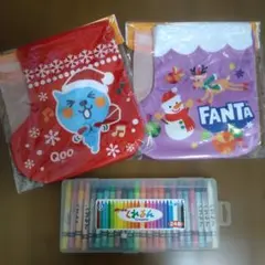 Qoo Fanta ソックス型巾着オーナメント2点セットとクレヨン24色