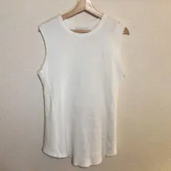 【美品・着画あり】ホワイト ノースリーブ カットソー　ungrid
