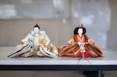 伝統的な雛人形 男女セット