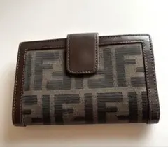 マ*】様 FENDI 二つ折り財布