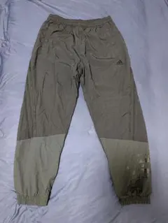 アディダス　ウーブントラックパンツ　ブラック　Ｍサイズ　BN646