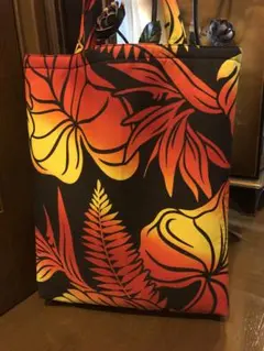 本日お値下げしました。新品未使用ハワイアンファブリック、ボタニカル柄トートバック