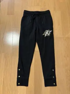 キッズ　Jordan 黒 ロゴ入り スウェットパンツ