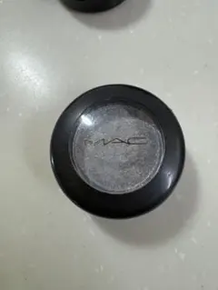 MAC スモール アイシャドウ　アイドルアイズ