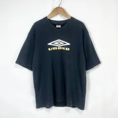 UMBRO アンブロ Vネック 半袖Tシャツ ロゴプリント ブラック O-XOのサムネイル