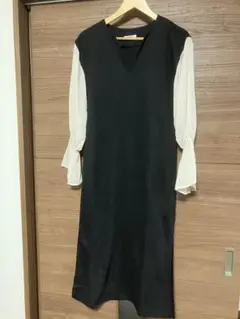 忘年会などに活躍！お値下げ中　mily billet 黒・白 Vネックワンピース