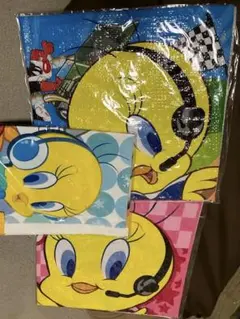 トゥイーティー　レジャーシート2枚　ビニールショルダーバッグ1枚　まとめ売り