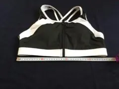 スポーツブラ 黒と白 前ジッパー付き