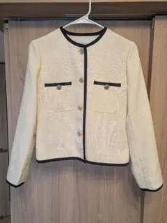 テチチ アイボリー ノーカラージャケット