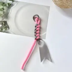 リボンチャーム　キーホルダー　キーチャーム　ピンク&グレー