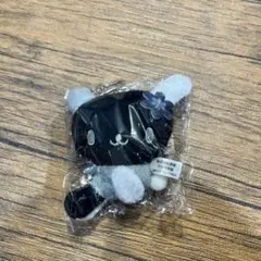 サンリオ ウサハナぬいぐるみキーホルダー シープラ限定　おすわり(モノクロ) ②