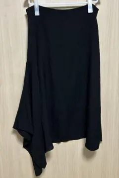INDIVI 黒 アシンメトリー　フレアスカート