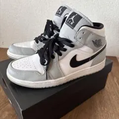 Nike Air Jordan 1 Mid Light Smoke Greyのサムネイル