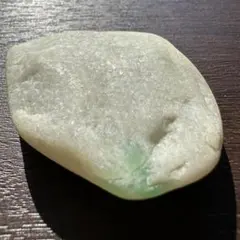 6 糸魚川翡翠 天然石 翡翠 原石 観賞用 31g
