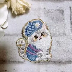 ネコ　刺繍ブローチ　ビーズ刺繍