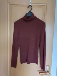 GU ブラウン タートルネックセーター 長袖