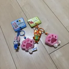 【バラ売り不可】ズートピア　肉球アイス　マスコットキーホルダー ニック ジュディ