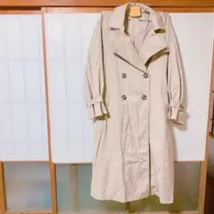 ✨美品✨ベージュ トレンチコート Bye Bye プリーツ　M アウターのサムネイル