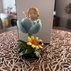 天使と花の置物