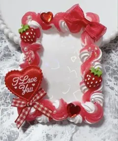 ホイップデコ硬質トレカケースB8 赤白ミックス ハート リボン 苺TC-215