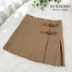 バーバリーブルーレーベル プリーツミニスカート レザーベルト 36のサムネイル