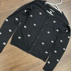 상태좋음 CECIL McBEE 唇 リップ刺繍カーディガン ブラック モノトーンＭ