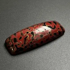 帯留め　42 赤と黒　焼き物？　アンティーク