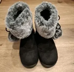 バースデイ　女の子ファー付き黒スエードショートブーツ　１８センチ