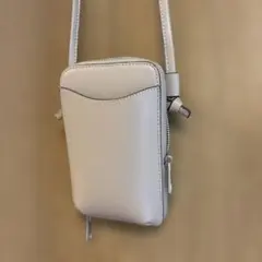 合皮　ベージュ　ショルダーバッグ スマホ用