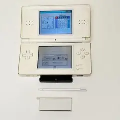 M*☆様 【訳あり】Nintendo DS Lite ホワイト 本体