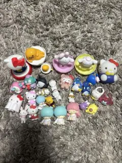 ハローキティなどキャラクターフィギュアセット