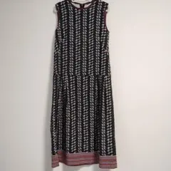 cuccia ノースリーブ ロングワンピース 総柄のサムネイル